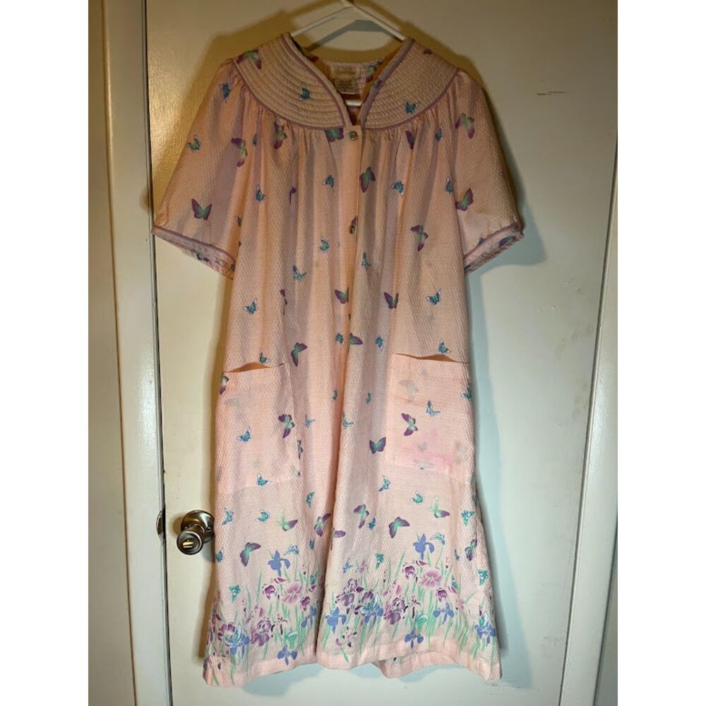 Vntg Barbizon Grannycore Cozy Pink/Purple/Blue Butterfly Snaps Housecoat Robe M